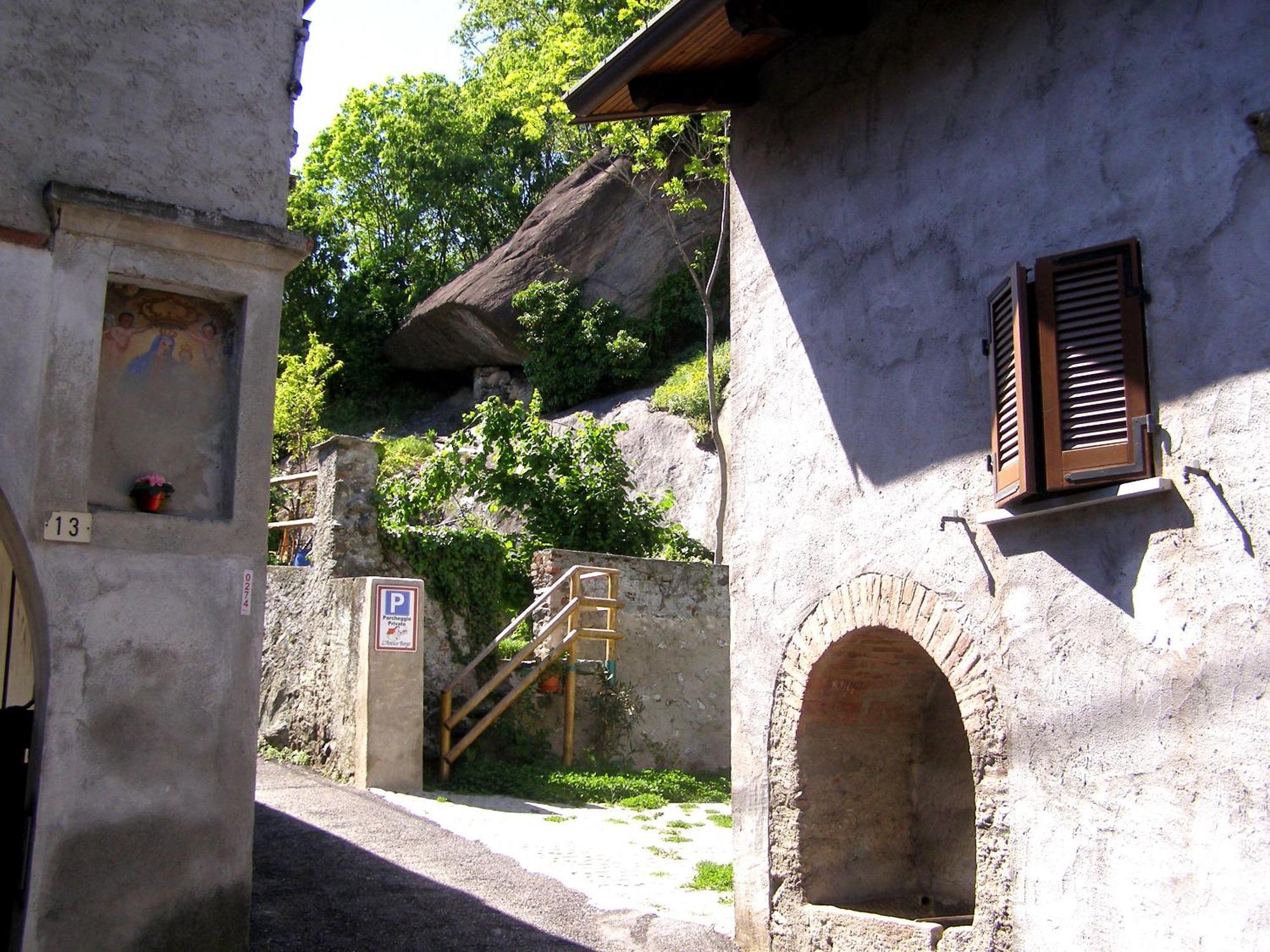 L'Antico Borgo Rooms Rental Caprie Exterior photo