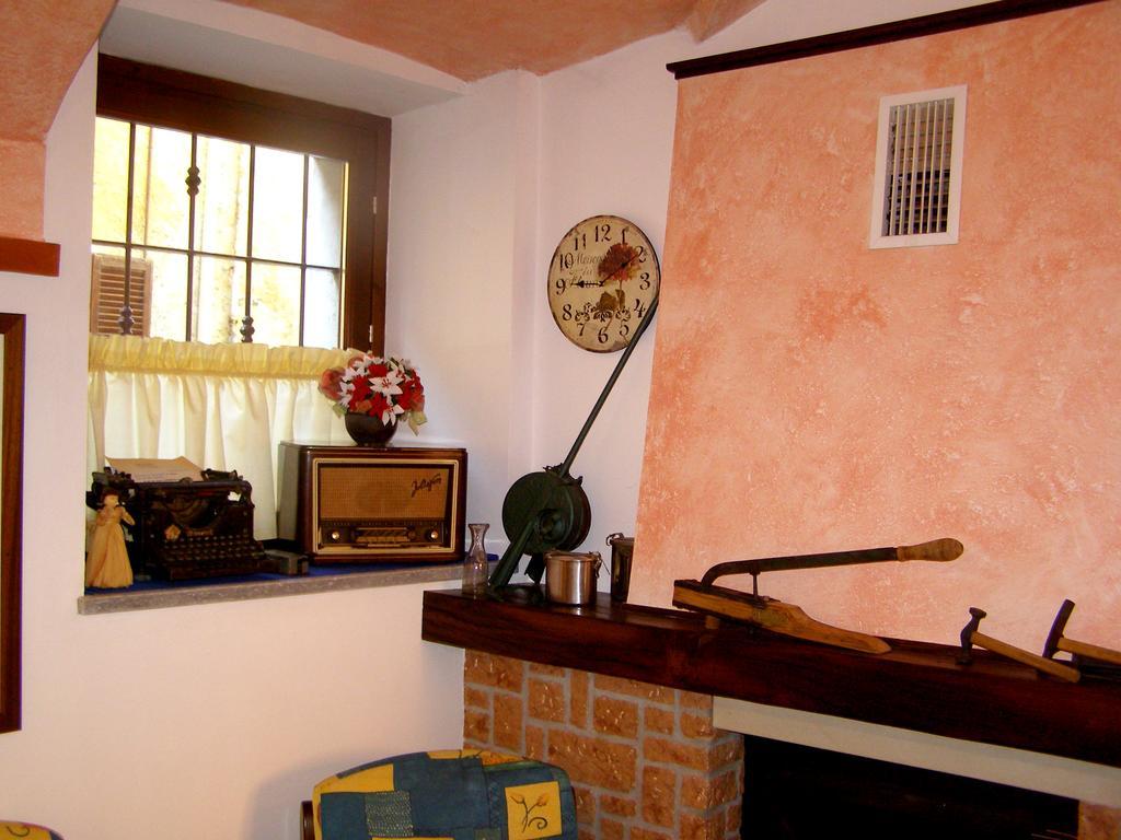 L'Antico Borgo Rooms Rental Caprie Exterior photo