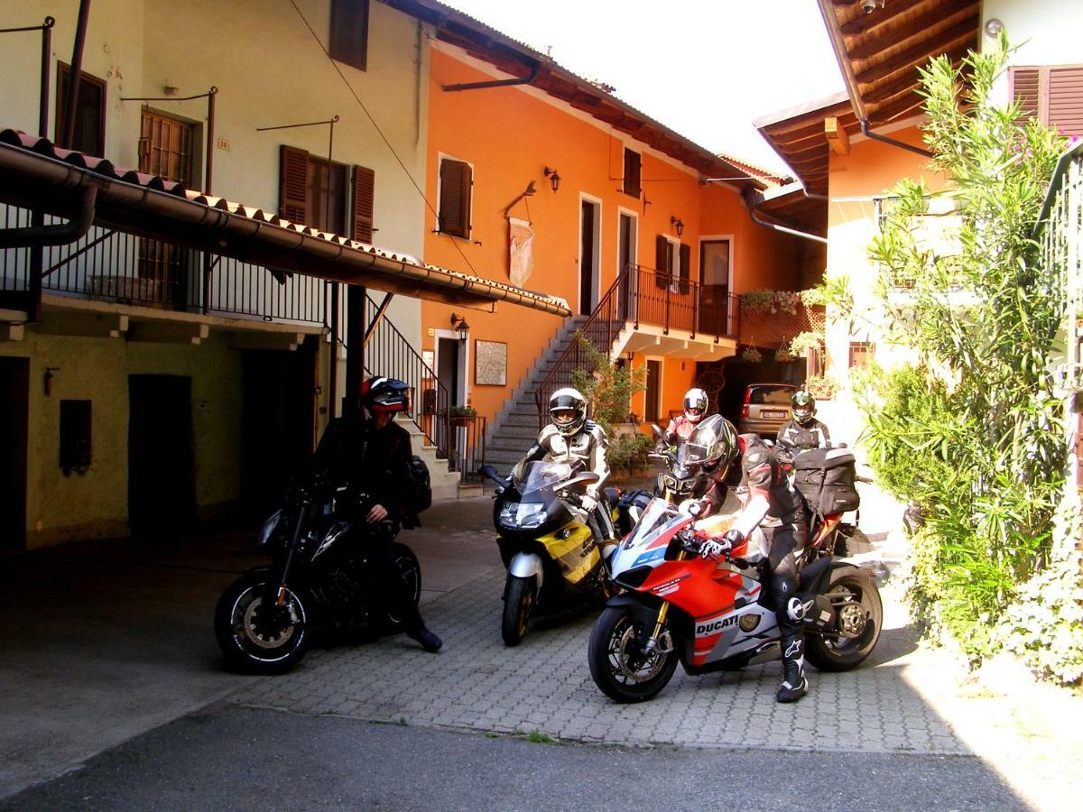L'Antico Borgo Rooms Rental Caprie Exterior photo