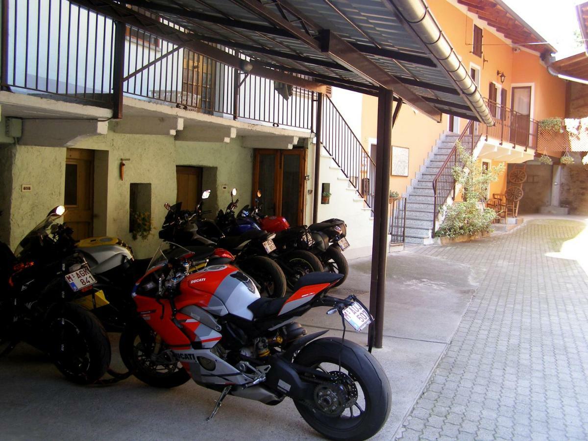 L'Antico Borgo Rooms Rental Caprie Exterior photo